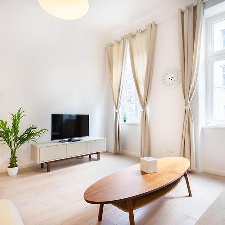 Modernes Apartment Im Charmanten Cottage Viertel Wiedeń Zewnętrze zdjęcie