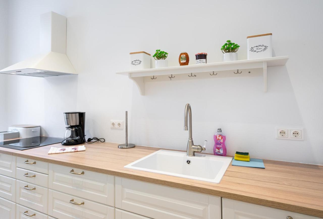 Modernes Apartment Im Charmanten Cottage Viertel Wiedeń Zewnętrze zdjęcie